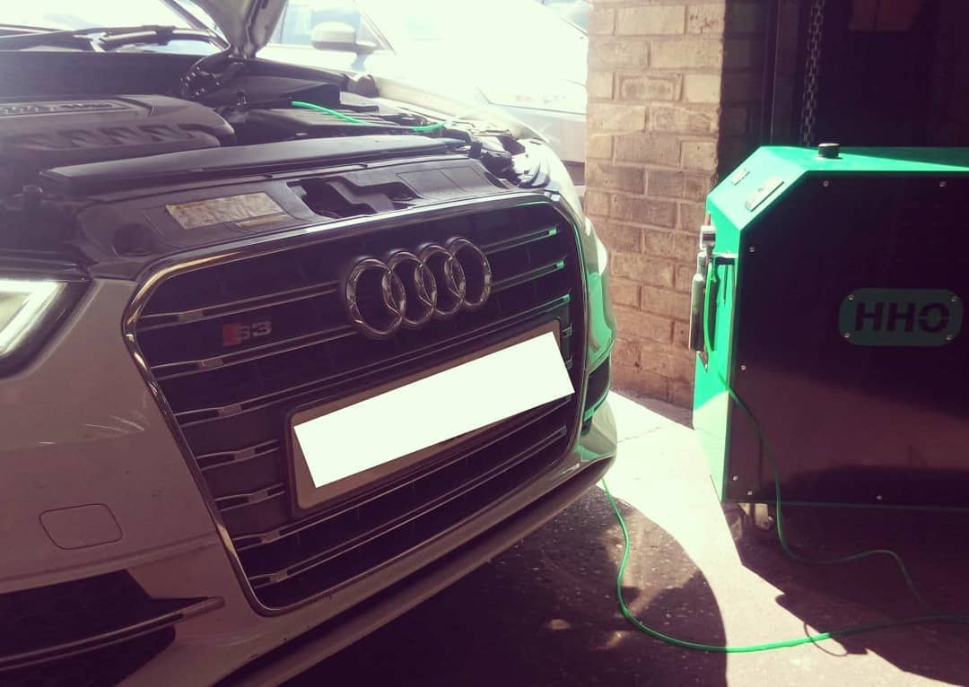 Audi S3 engine carbon cleaning